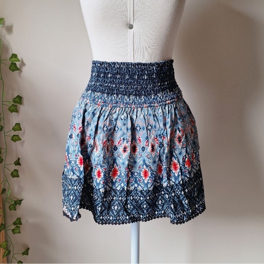 Hollister Blue and Red Floral Mini Skirt A0465